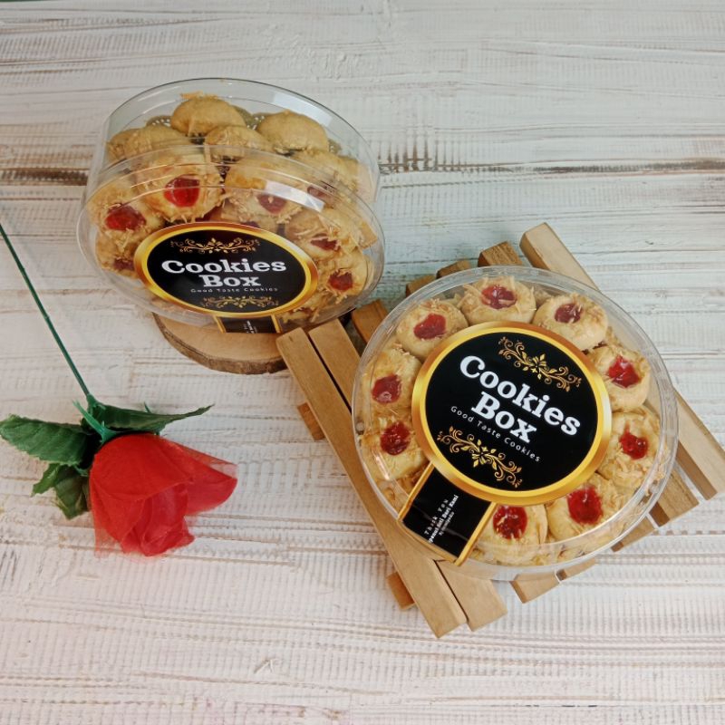 

Cookies Box Thumbprint Premium Kue Kering Enak Super Renyah Cemilan Lezat Lumer Di mulut Terlaris Ukuran Toples 250gr