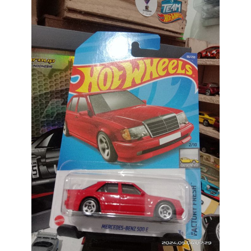 HOT WHEELS MERCEDES BENZ 500E