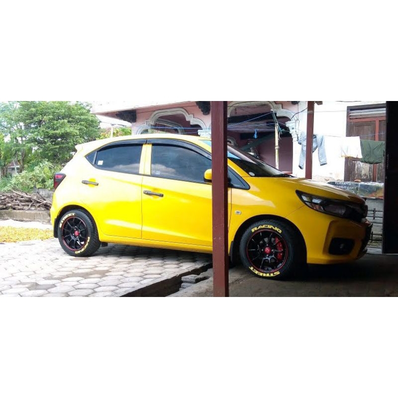 Tempelan Ban Mobil STREET RACING Keren