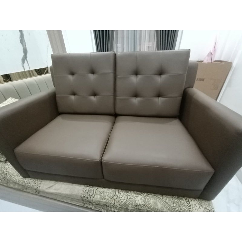 bekas preloved pemakaian 1 bulan  2 seater sofa bahan oscar coklat tua rumah kantor good condition