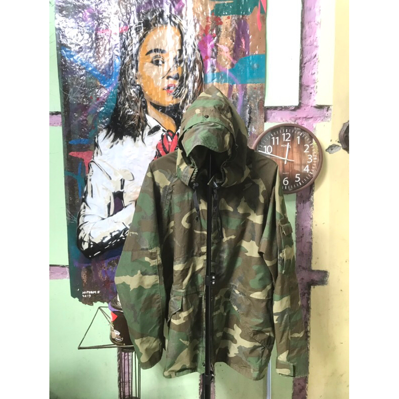 US Army Cold Wet Weather ECWCS Waterproof Woodland Goretex Parka Jacket.