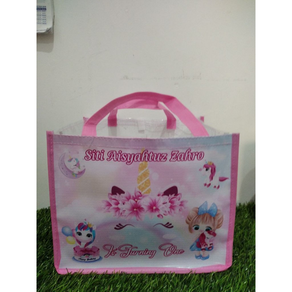 

tas mika/tas tasyakuran mika/goodiebag mika/tas souvenir mika ukuran 40 x20 x50