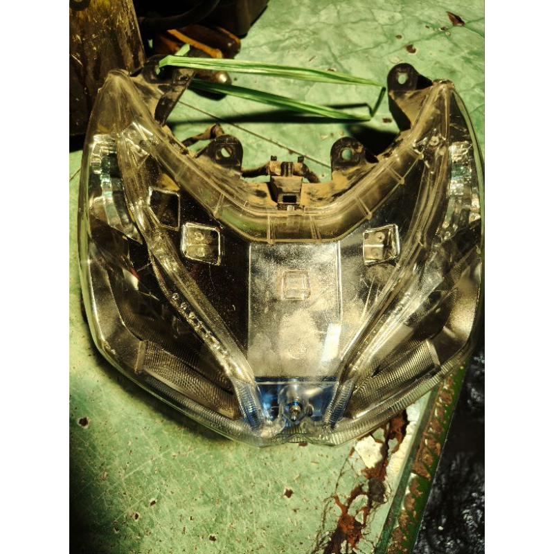 lampu reflektor LED Vario fi injeksi 110cc barang masih bagus ori bawaan copotan motor