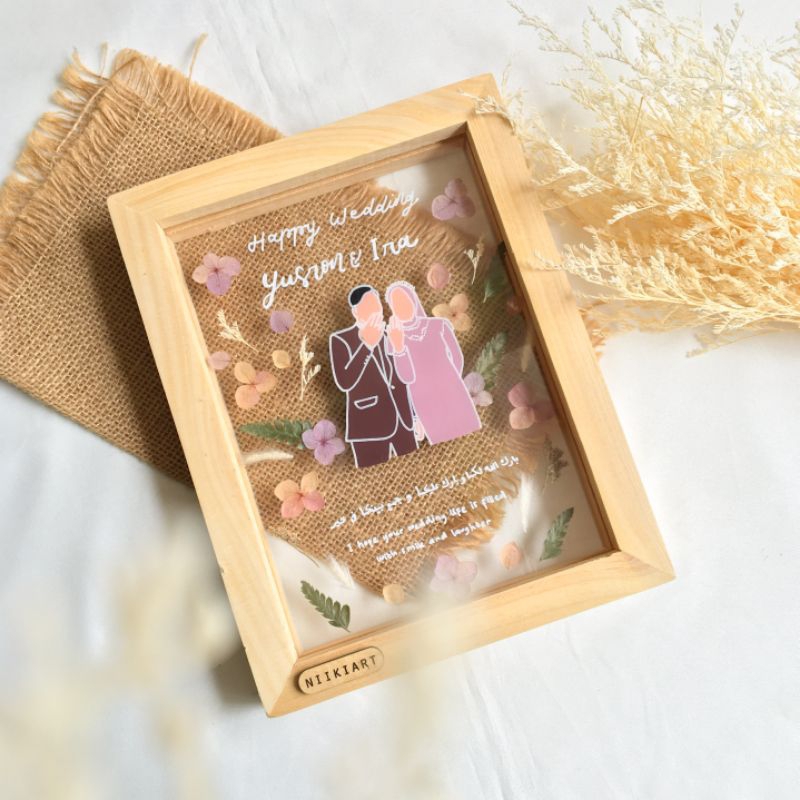 Frame Akrilik Pressed Flowers, Kado Akrilik | Kado Wisuda, Ulang Tahun, Pernikahan, Gift Box