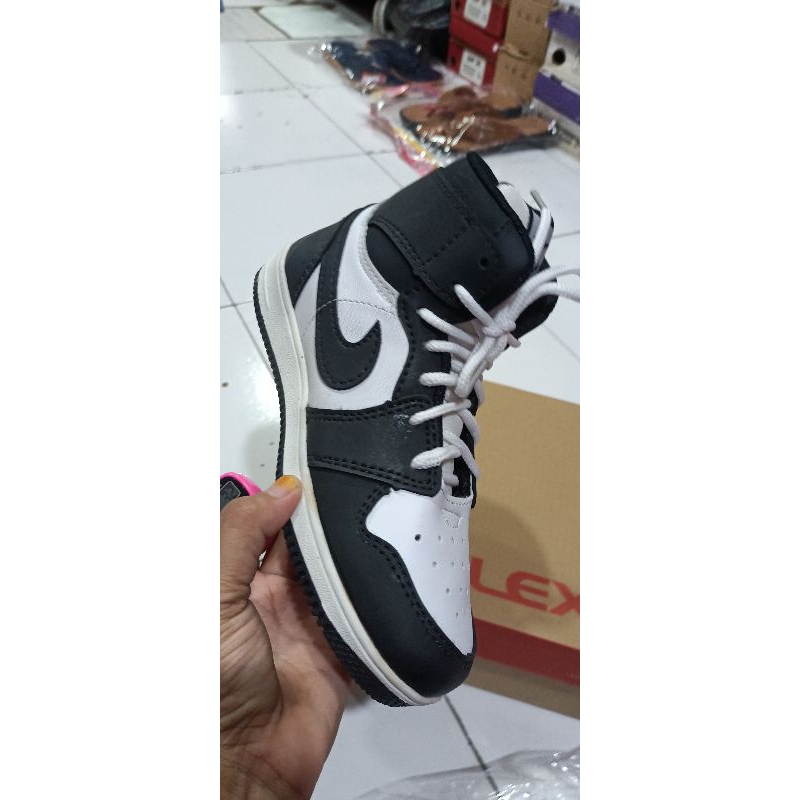 sepatu sekolah jordan
