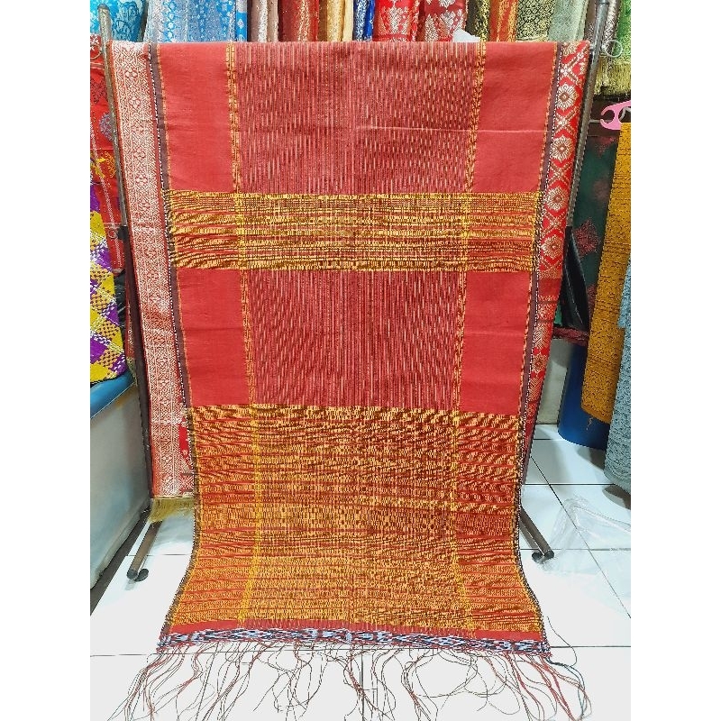 Ulos Sirara/Ulos Ragi Hotang Merah benang Emas Bagus
