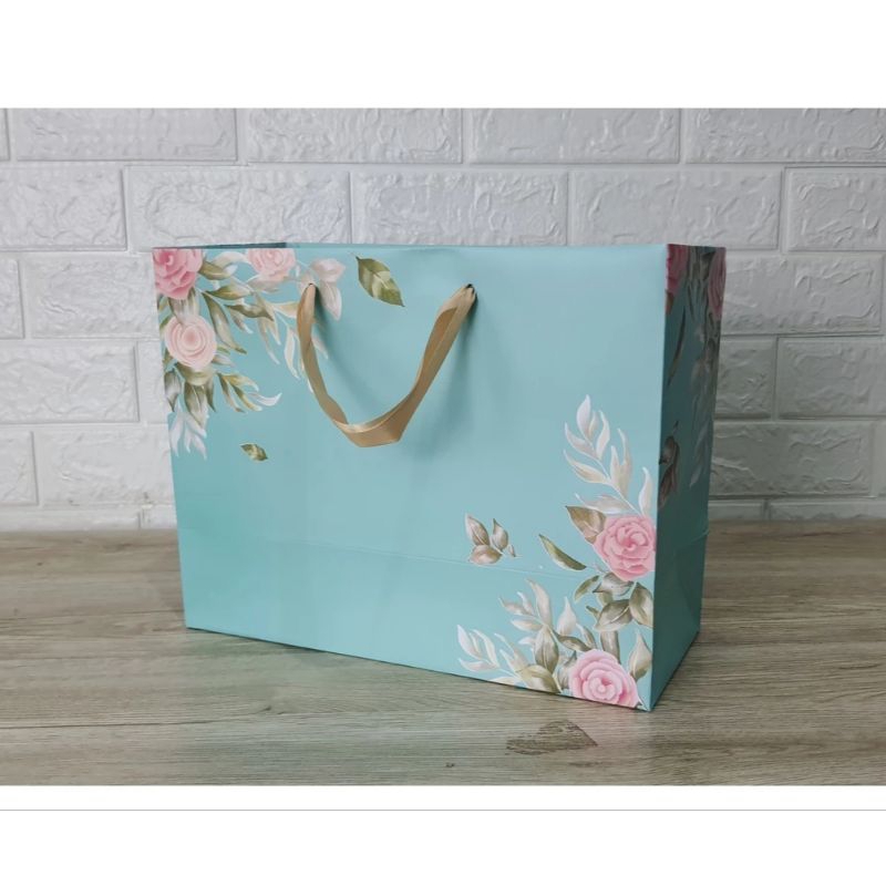 

Paperbag Motif Bunga Uk. 32,5 x 14 x 25