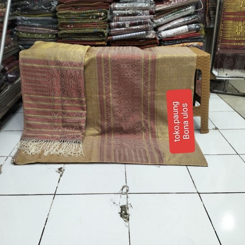 SONGKET TUMTUMAN TARUTUNG TTS.WARNA GOLD TUMPAL MERAH BENANG BEMBERT PRADA KOREA