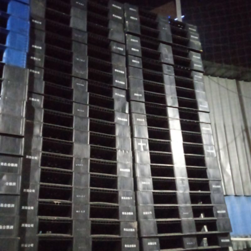 

palet 105*105*14 warna hitam biru