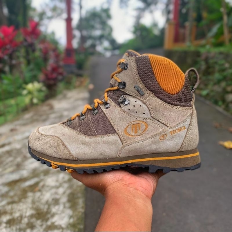 sepatu gunung tecnica italy second outdoor vibram size 38
