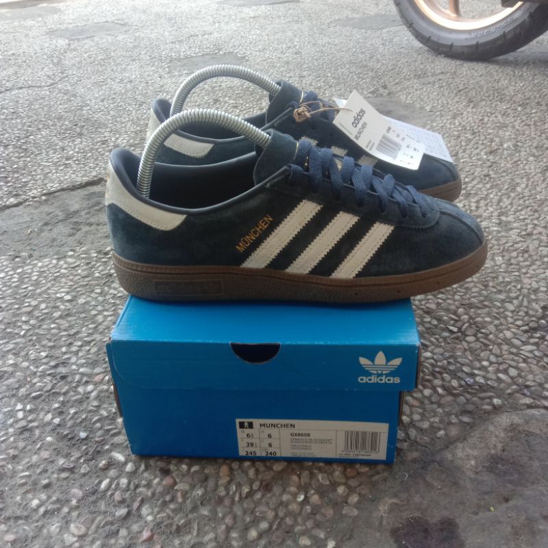 Adidas Munchen navy