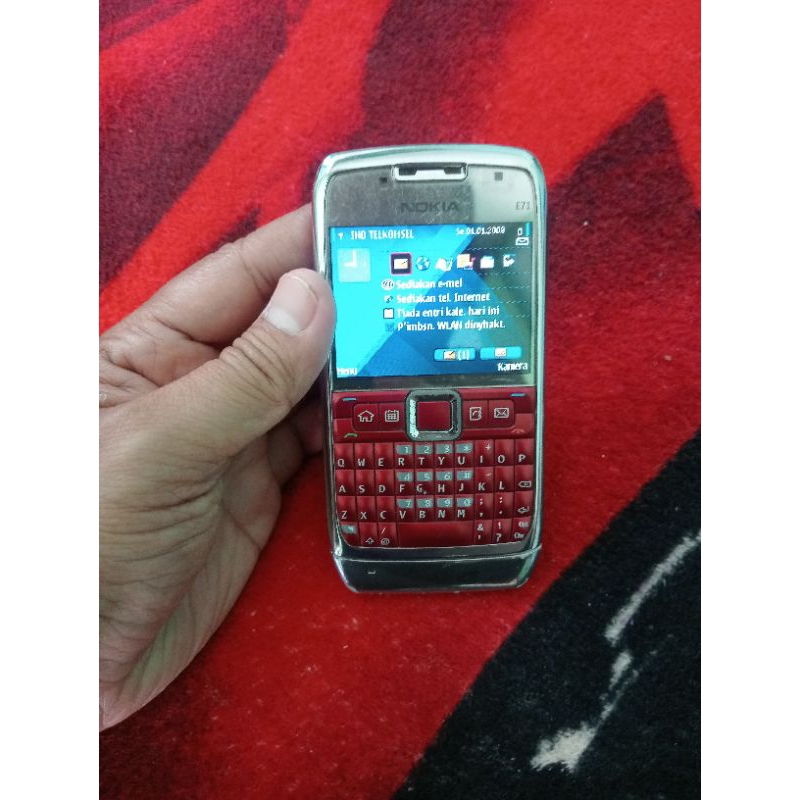 Nokia e71
