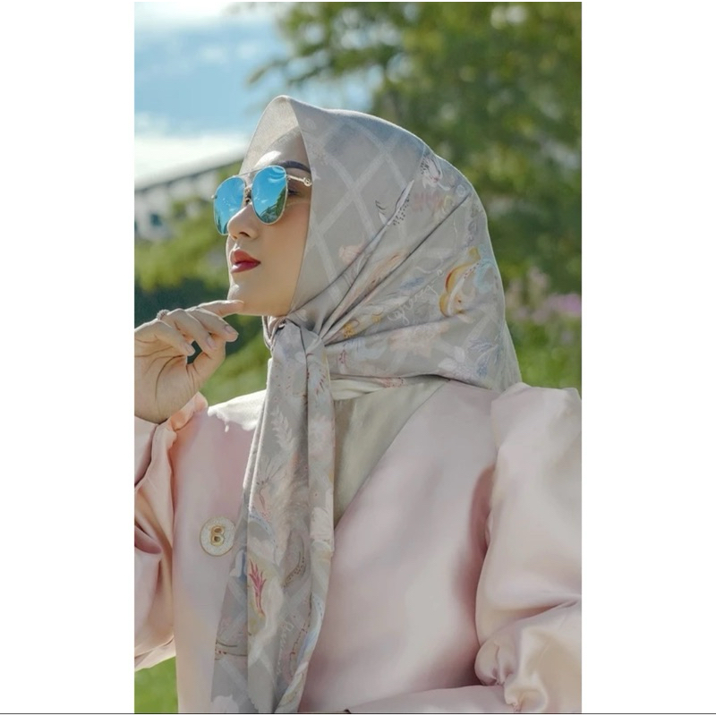 BUTTONSCARVES X DIAN PELANGI THE AUTOGRAPH SERIES / DIJON
