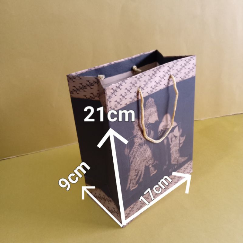 

paperbag wayang ukuran S (17x9x21)cm isi 12pcs/pack