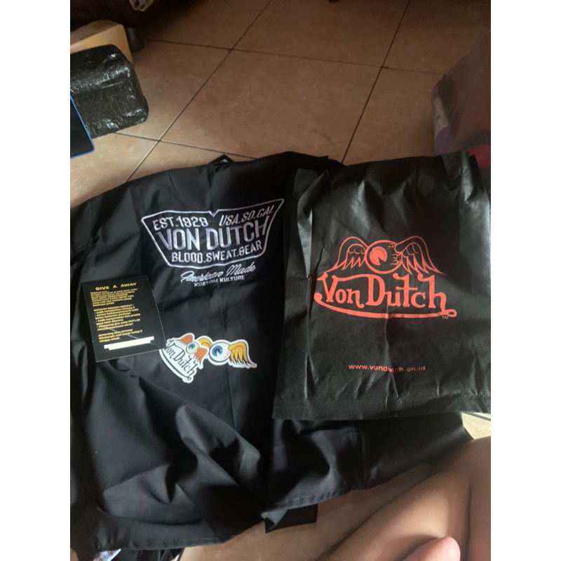 work shirt von dutch Size M