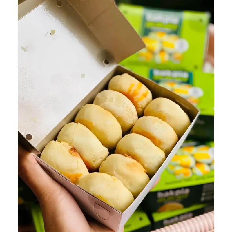 

(Fresh From Oven) Bakpia Almair Terlaris Di Kediri Oleh - Oleh Khas Kediri 1 Kotak isi 10 Pcs