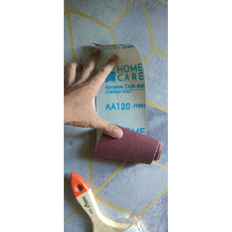 amplas tembok/dinding