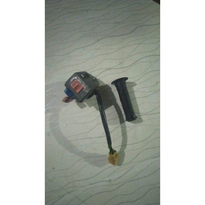 holder saklar kiri suzuki crystal rc100 bravo original second