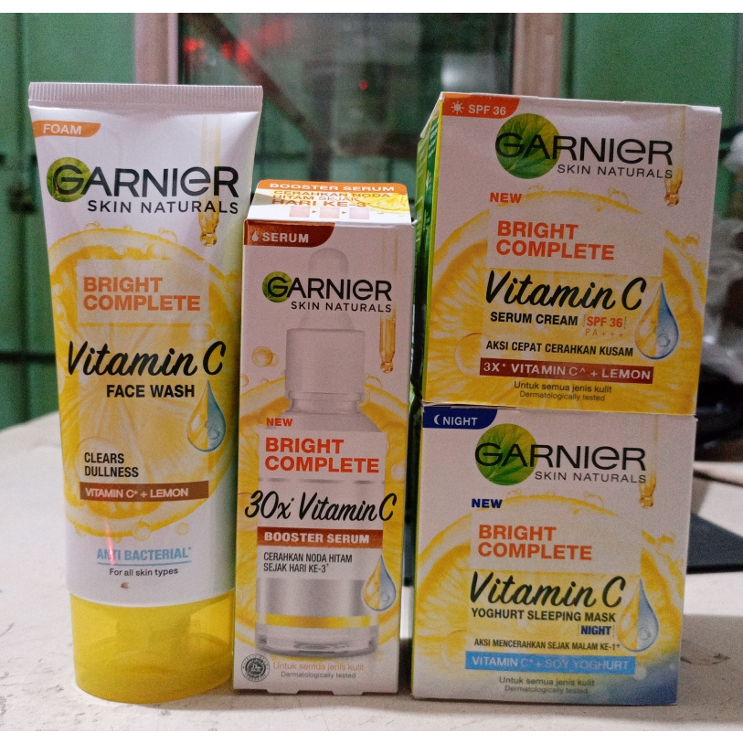 Paket Lengkap Garnier Bright Complete Vitamin C (1set - 4 item)