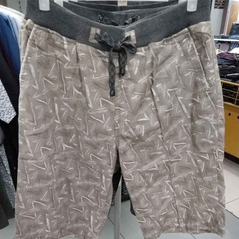 CELANA PENDEK TOPTEN