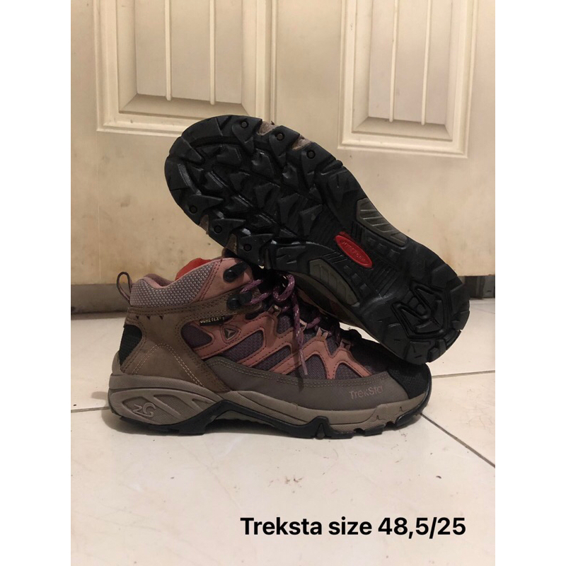 sepatu outdoor Treksta second Original size 38,5 insole 25