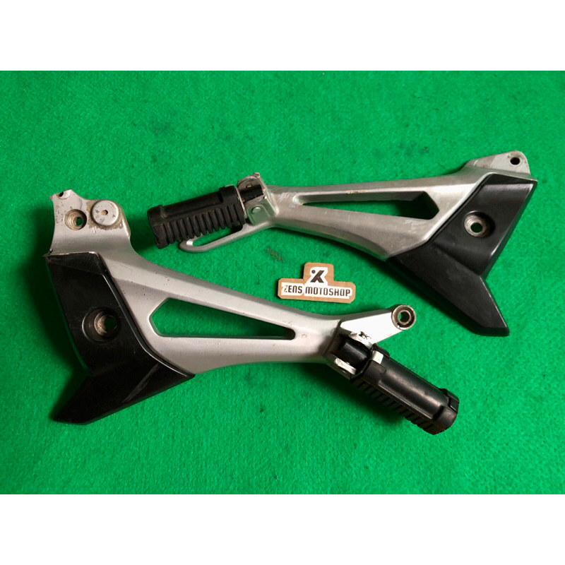 Footstep Belakang Kanan Kiri Supra X 125 KVL Original Copotan