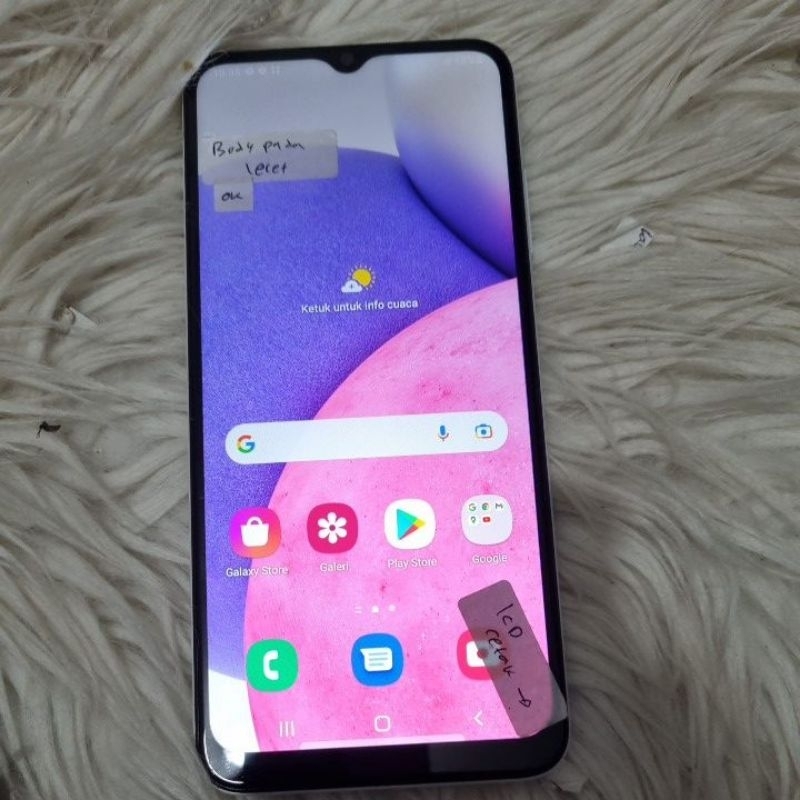 samsung A03S batangan 4/64 GB minus LCD retak dan body lecet