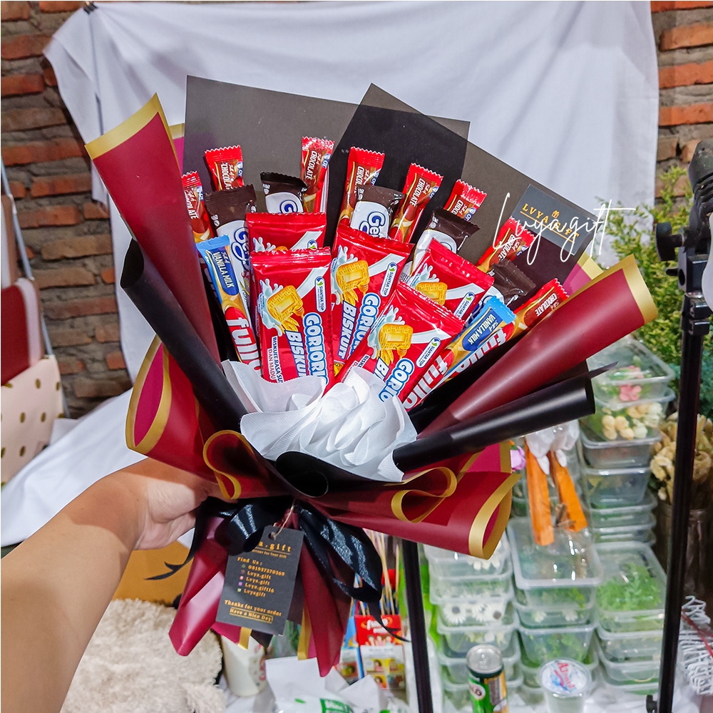 

LVYA.GIFT 4321.66 BUKET SNACK RANDOM SERBA MERAH PREMIUM