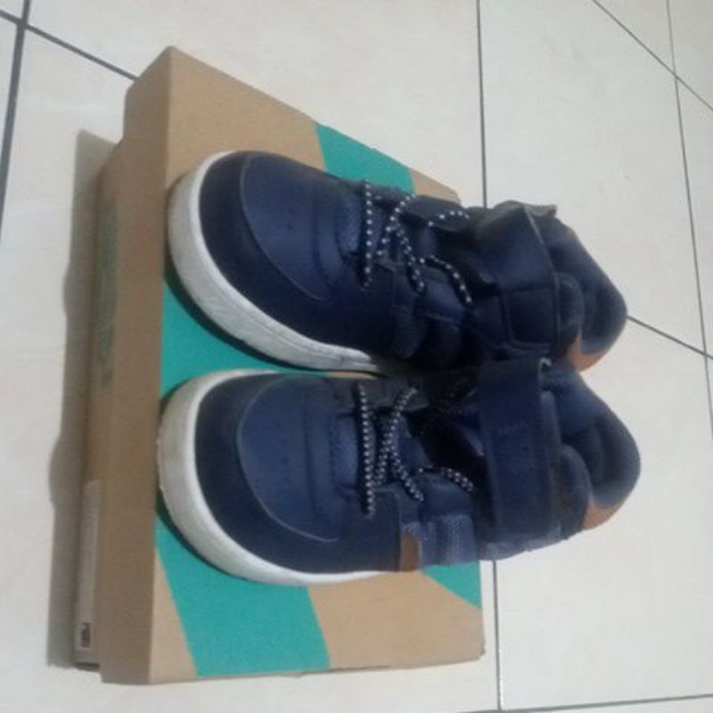 preloved sepatu anak Toezone