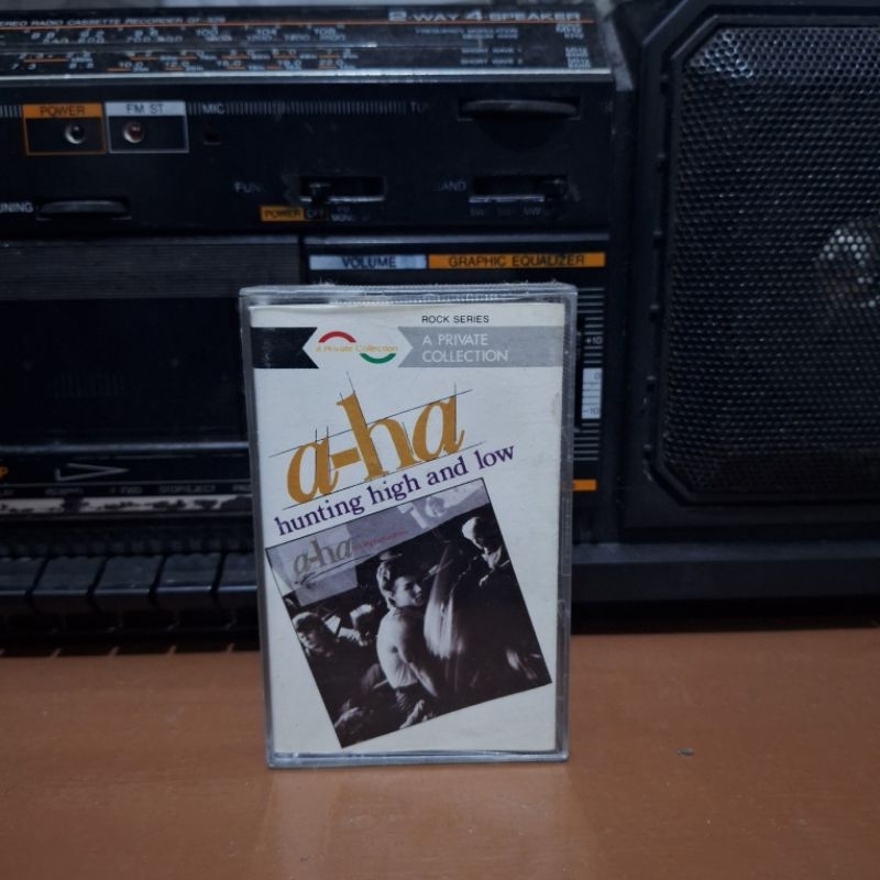 Kaset A-ha Huting High and Low