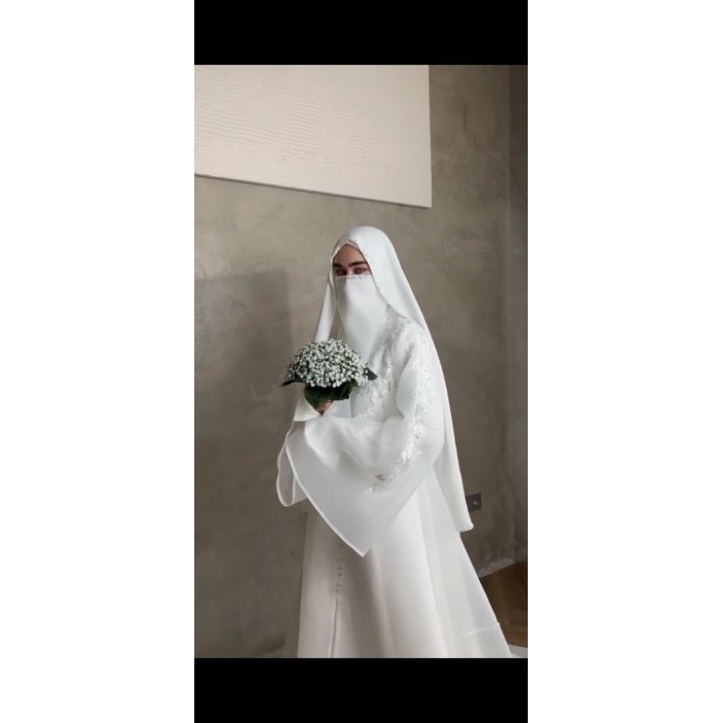 gaun akad/ gaun walimah syar'i / gamis walimah/ gaun pengantin syar'i/ gamis pengantin/ gaun/ weddin