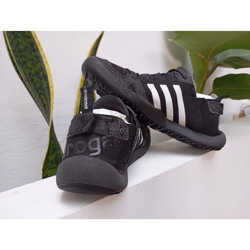 sepatu trekking Adidas daroga climacool