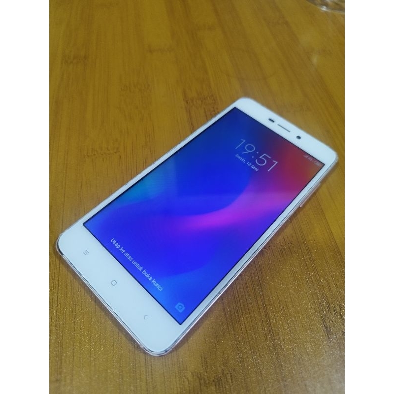 Handphone Bekas Murah Xiaomi Redmi 4a 2/16GB - Normal - Siap Pakai