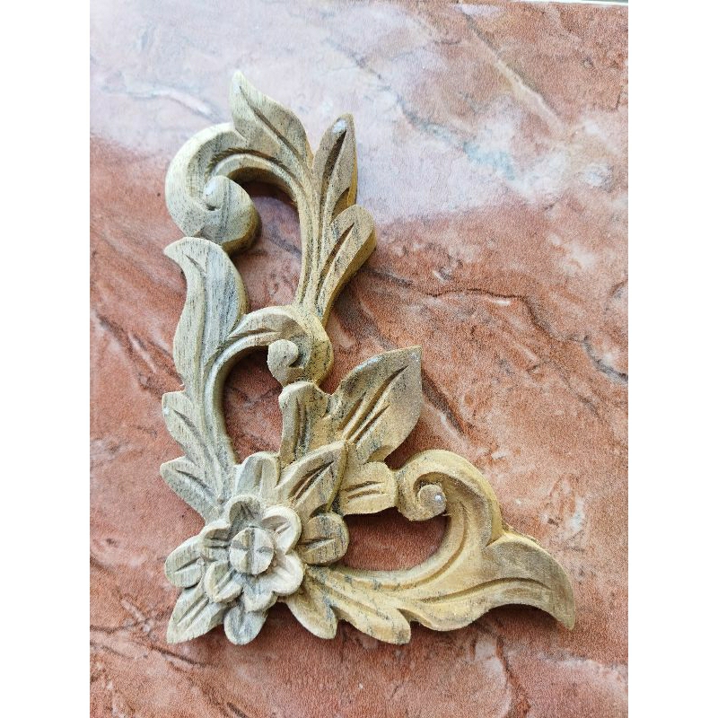 ornamen ukiran sudut tempel kusen/almari/bufet/pintu/ornamen dekorasi dari kayu jati