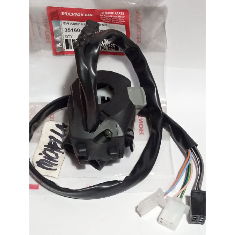 holder saklar kanan PCX 150 (K97)