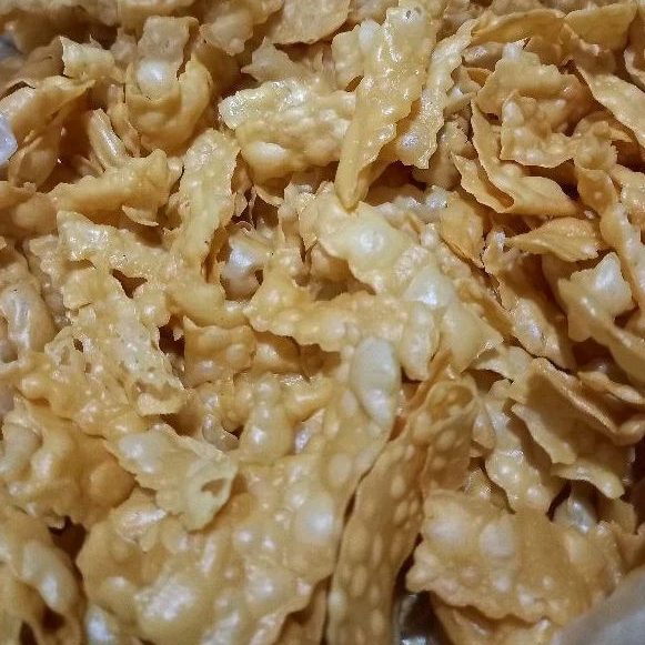 

kripik pangsit bawang