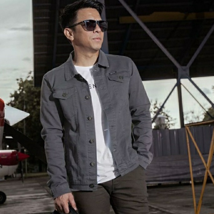 Untuk Anda Jaket Jeans Denim Casiual Pria  Jaket Jeans Jumbo Pria  Jaket Jeans Bigsize Pria  Abu Tua