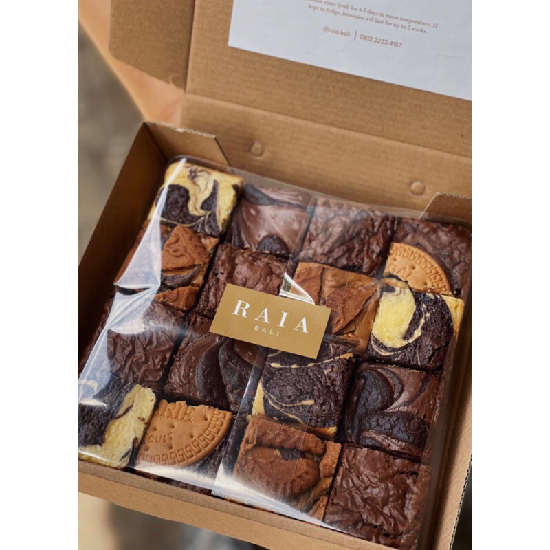 

Assorted Brownies Large Raia