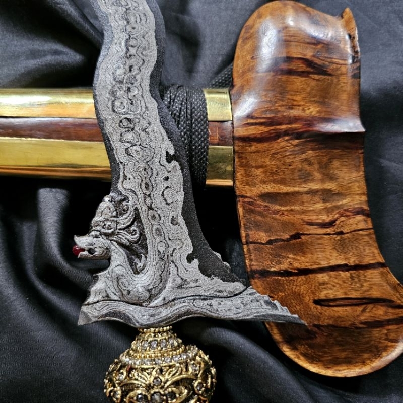 Keris Nogo Siluman Luk 13