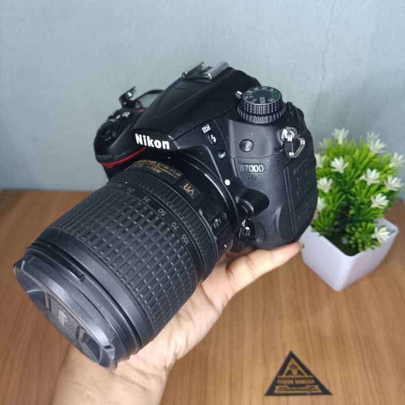 Nikon d7000 body only /DSLR NIKON D7000 LIKE NEW