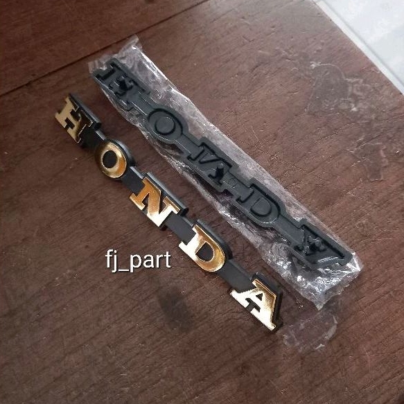 Emblem tangki Super Cub C700 C800