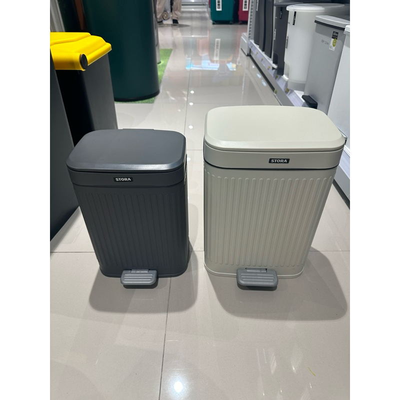 Stora tempat sampah pedal doric