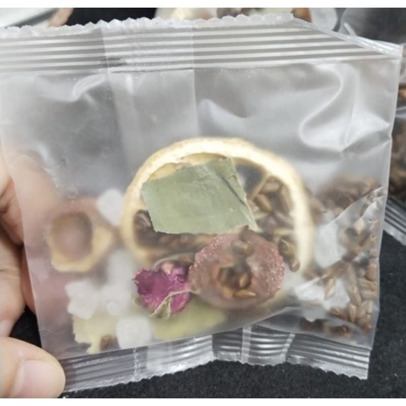 

TEH LEMON DAUN LOTUS / LOTUS LEAF LEMON TEA /柠檬荷叶茶 PER 4 PCS