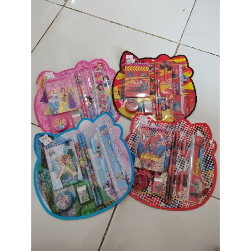 

Perlengkapan alat tulis anak