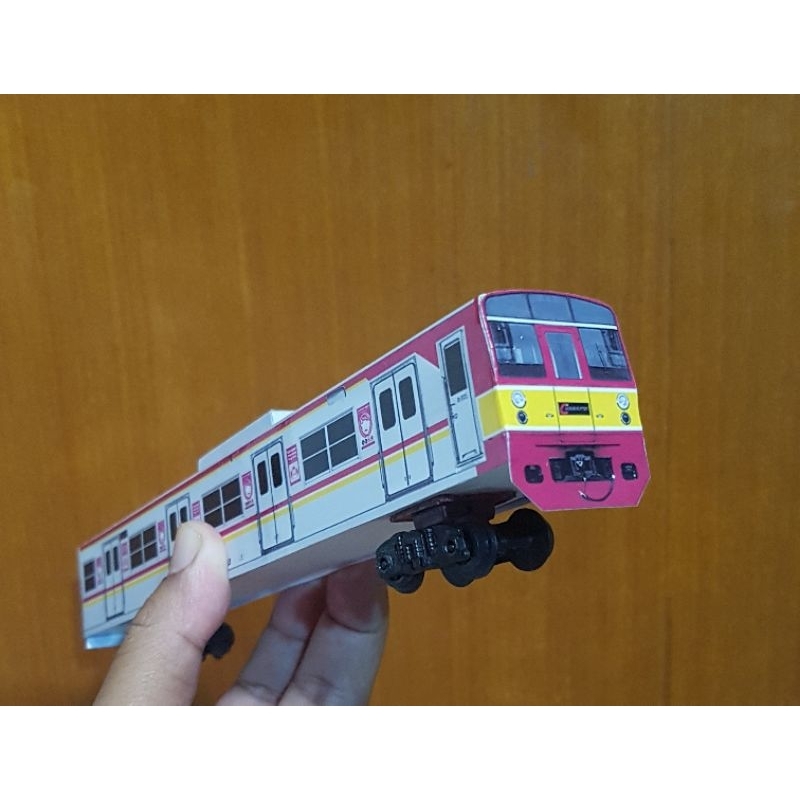 Miniatur KRL kereta api indonesia
