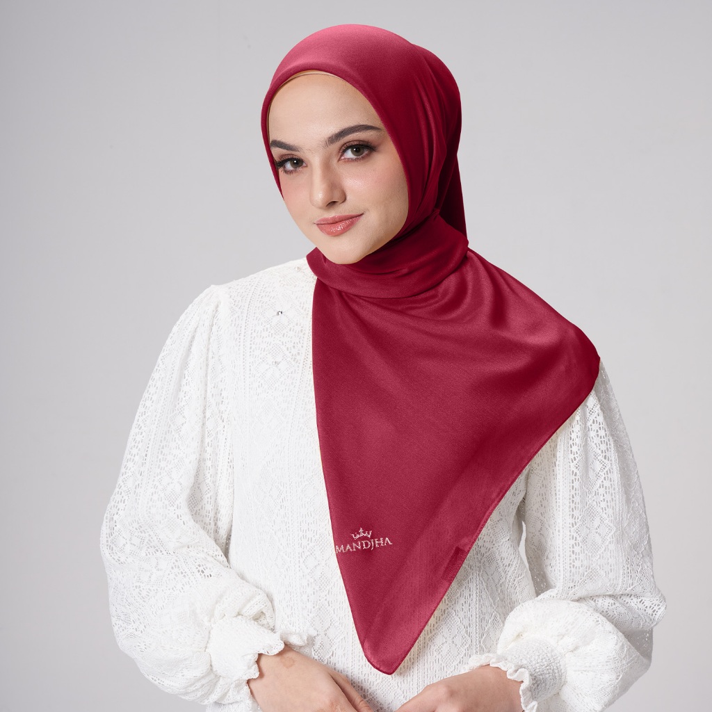 MANDJHA Esseential Red 111 Scarf By IVAN GUNAWAN - Jilbab Hijab Segi Empat Polos ORIGINAL MANDJHA