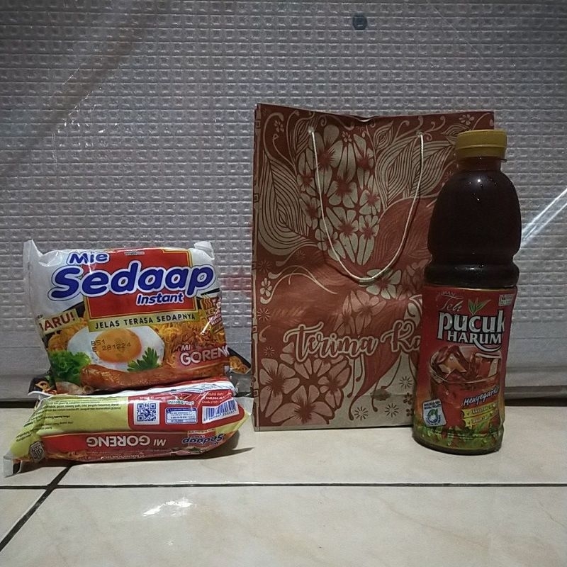 

MURAH 100 PCS PAPERBAG BATIK UKURAN SEDANG ( 22x17x5)