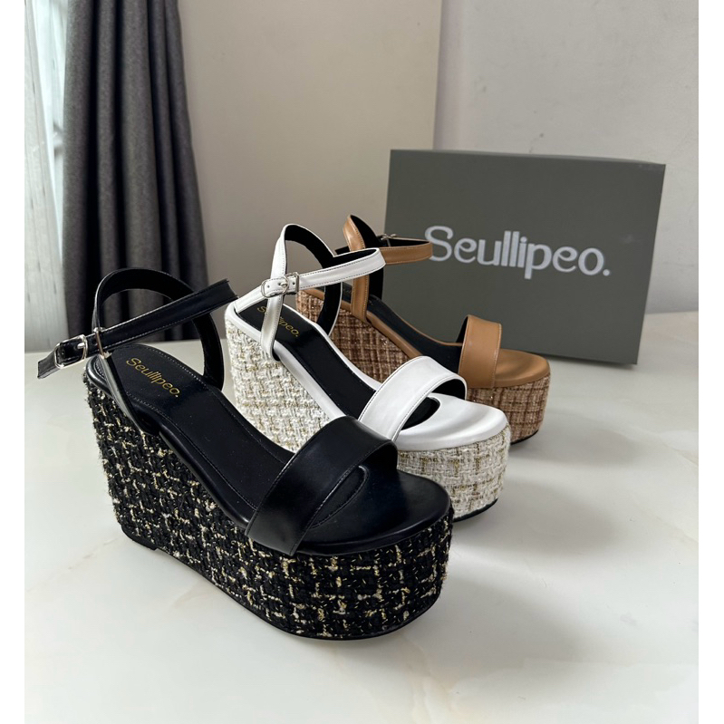 sandal wedges 10cm tali motif