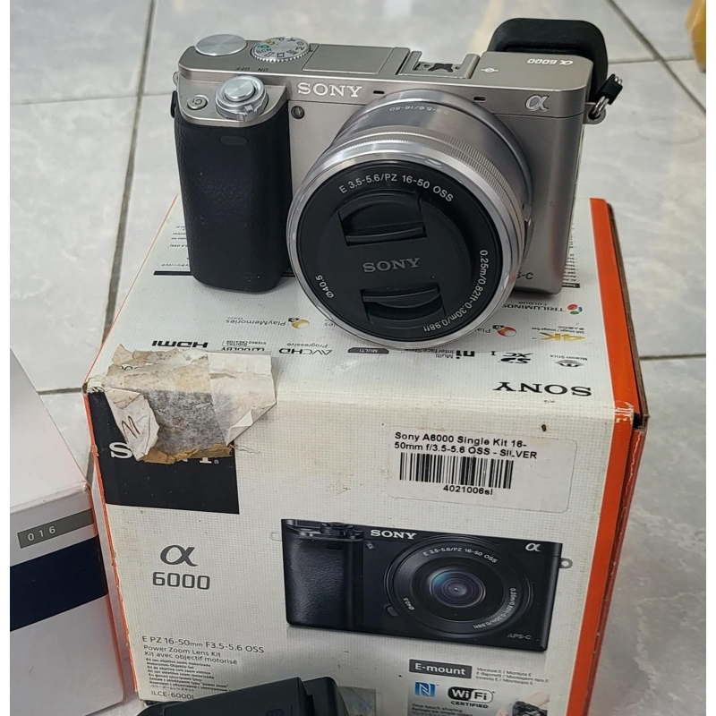 SONY a6000 + lensa kit