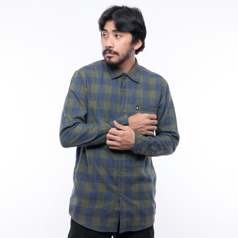 Maternal Disaster Buttonups Vascal